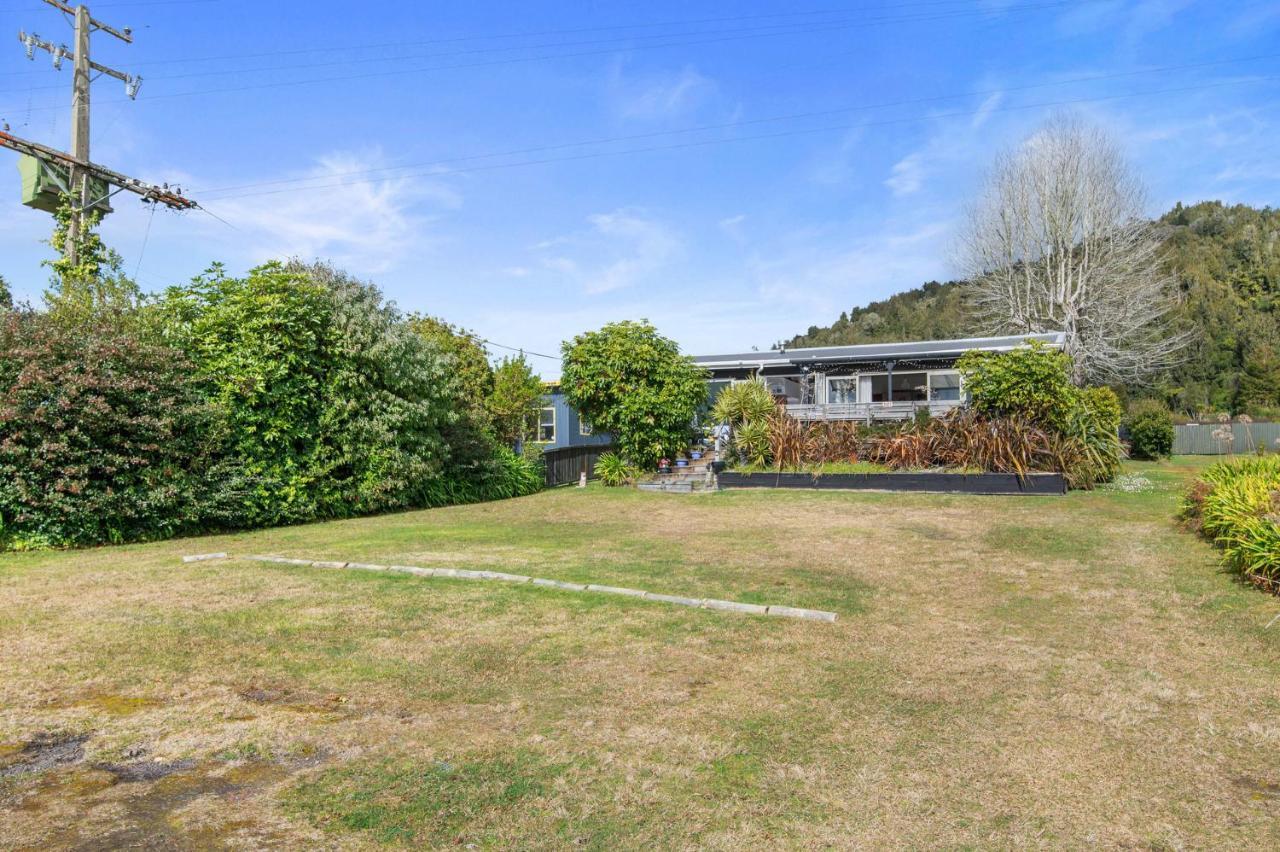 Lakefront Treasure - Lakefront Rotoma Holiday Home Rotorua Exterior photo